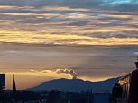Karina Córdoba posted this beautiful image of the Turrialba Volcano, taken from Alajuela, on the Ovsicori FB page. The feather of white color indicates the presence of water vapor and gases.