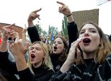 Romanian women in Bucharest show support for Polish women protesting against a proposed near-total abortion ban, on October 3, 2016. AFP