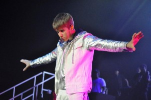 Justin Bieber performs in 2011. Wikimedia Commons