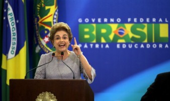 Brazil's President Dilma Rousseff speaks during a meeting with jurists at Planalto Palace in Brasilia, Brazil, March 22, 2016.  REUTERS/Gregg Newton