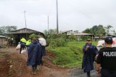 Police distribute aid in Upala, photo Public Security Ministry.